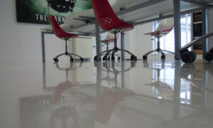 high gloss floor with chairs